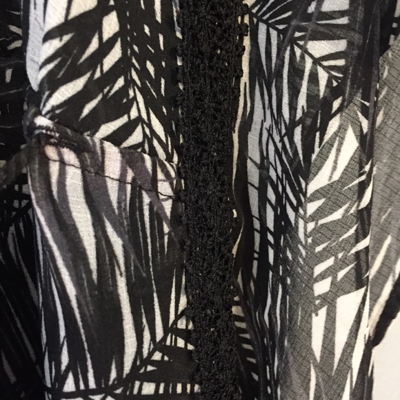 TIME AND TRU BATHING SUIT COVER LARGE - Picture 4 of 6